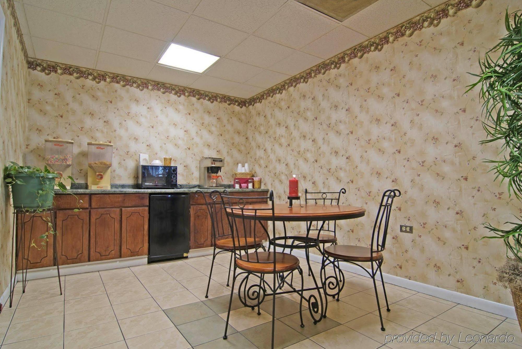 Days Inn By Wyndham Monroe Nc מסעדה תמונה